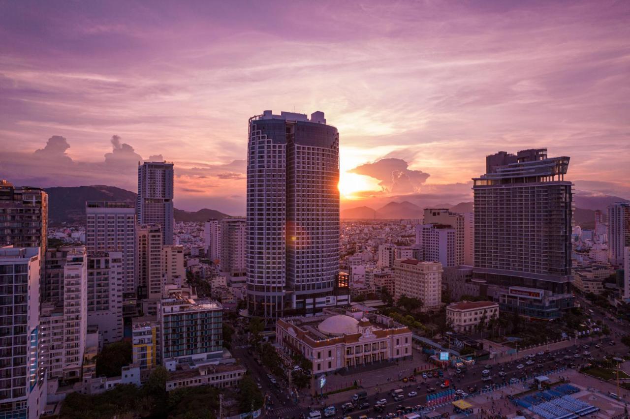 Căn hộ sang trọng đối diện biển và quảng trường Apartamento Nha Trang Exterior foto