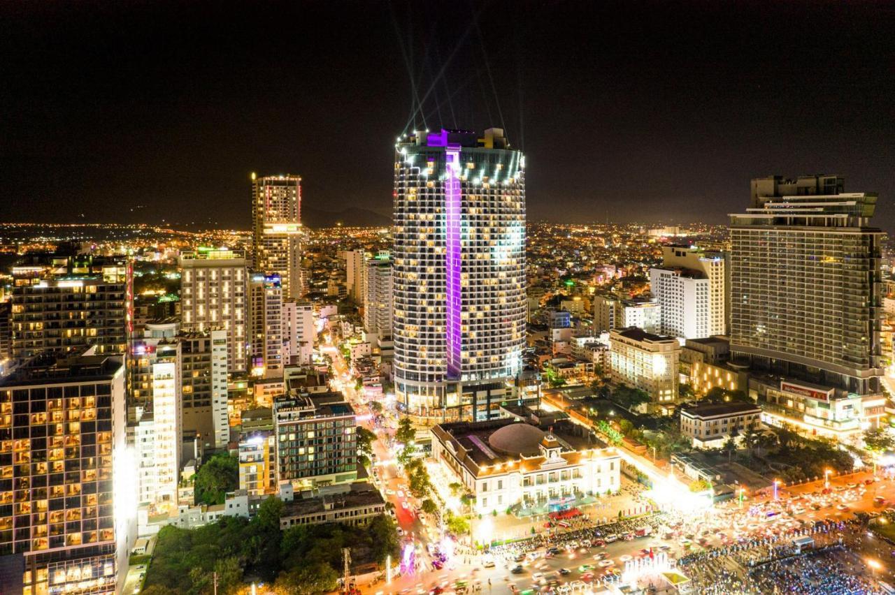 Căn hộ sang trọng đối diện biển và quảng trường Apartamento Nha Trang Exterior foto