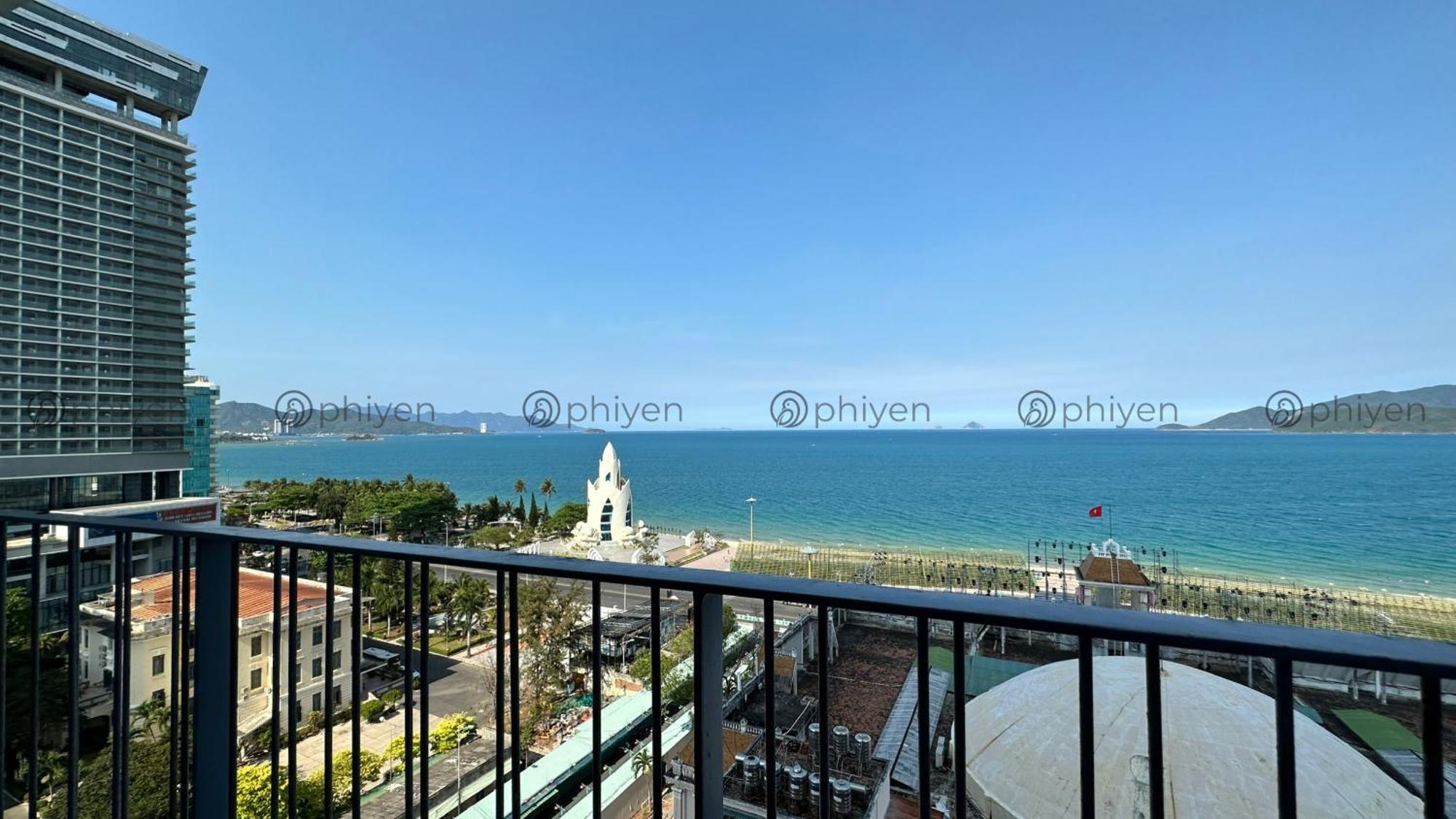 Căn hộ sang trọng đối diện biển và quảng trường Apartamento Nha Trang Exterior foto
