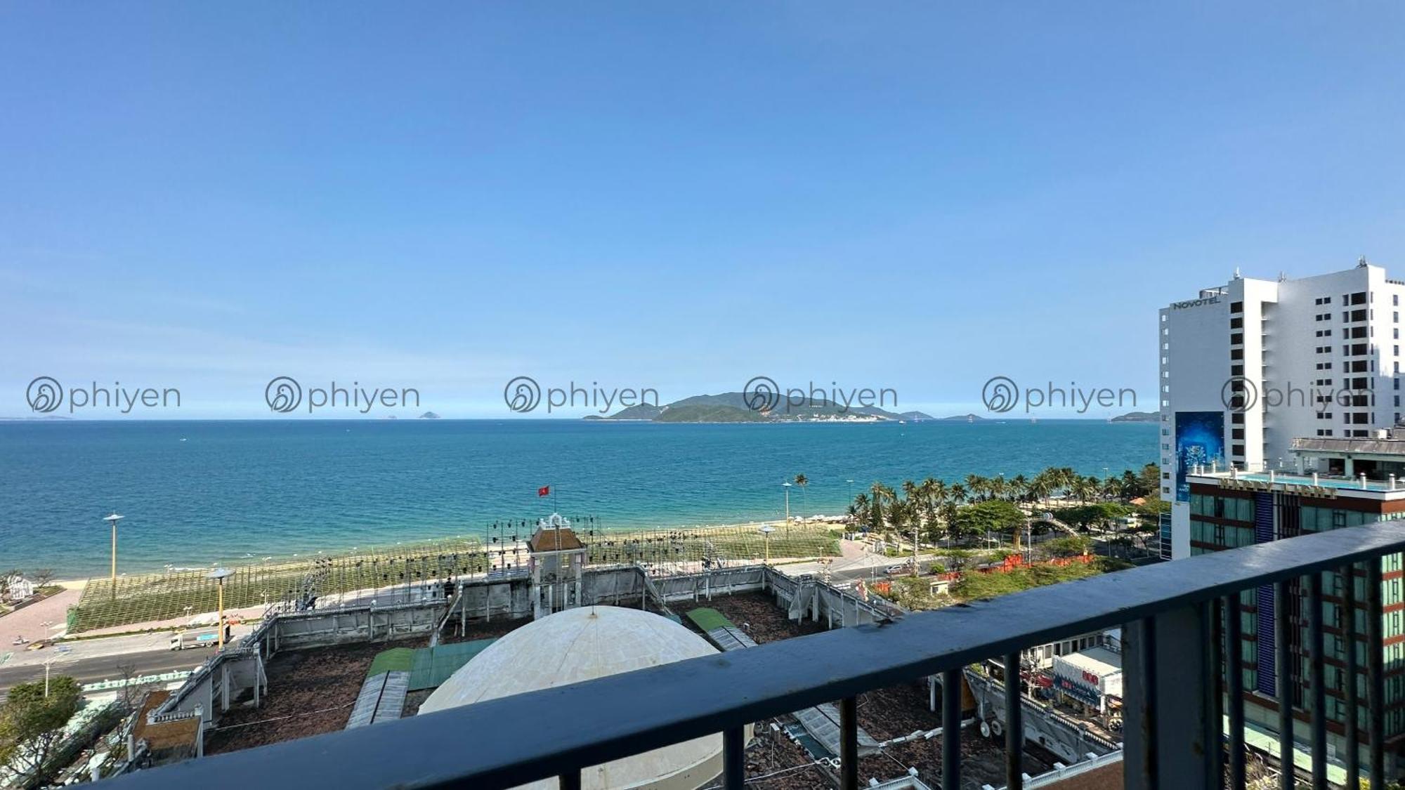 Căn hộ sang trọng đối diện biển và quảng trường Apartamento Nha Trang Exterior foto