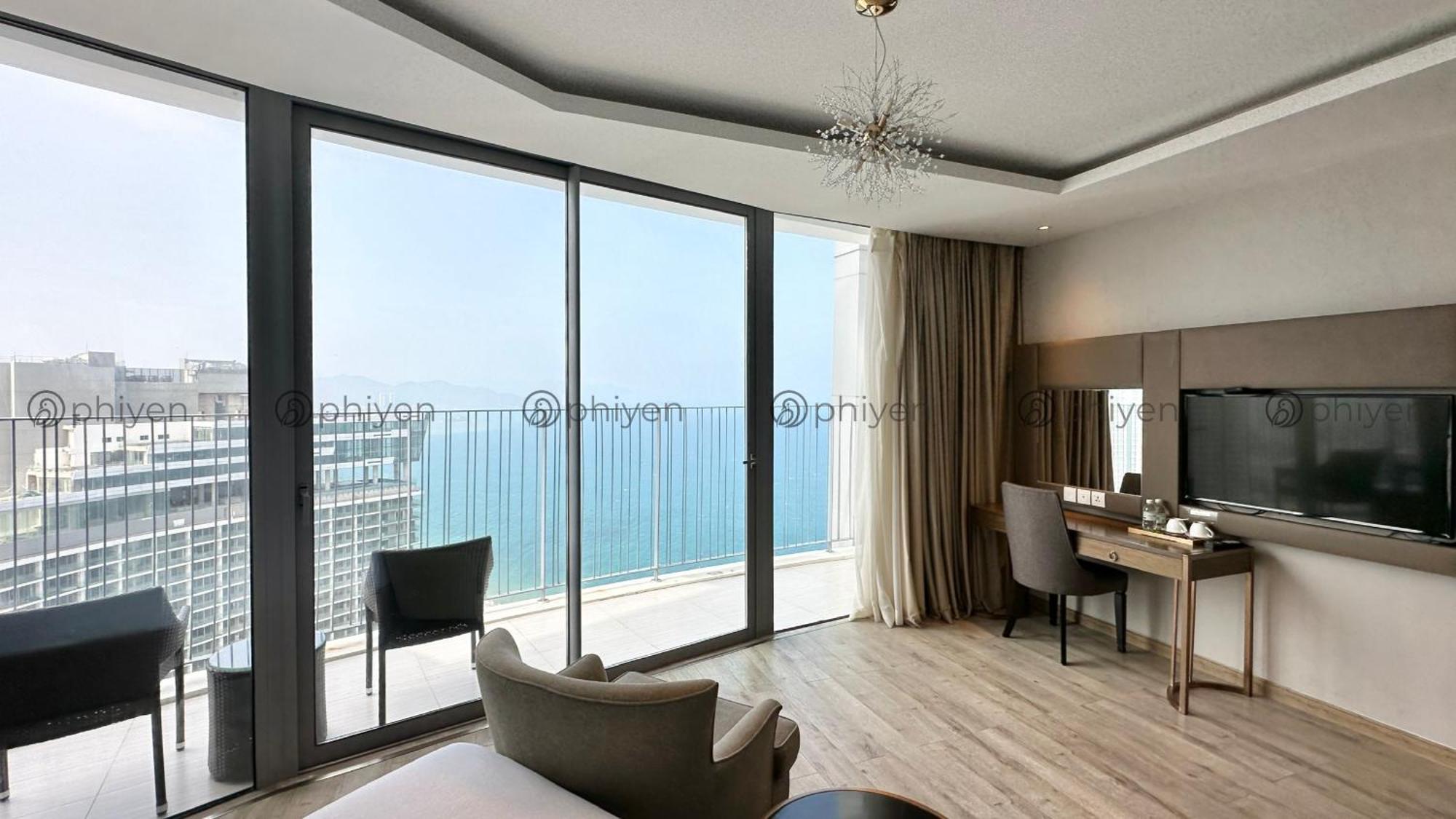 Căn hộ sang trọng đối diện biển và quảng trường Apartamento Nha Trang Exterior foto